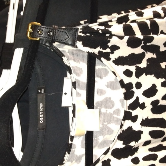 Michael Kors women's black and white cold shoulder short sleeves top Sz small - Picture 17 of 17